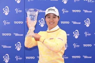 雨の18番、2メートル　畑岡奈紗がつかんだ1295日ぶり勝利【2025年“この1シーン”】