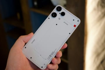 Nothing、“隠れ広告”と不評のロック画面機能を廃止