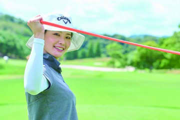 5番アイアンで高い球を打つ青木香奈子！ コンパクトなトップを真似するにはどうすればいい？