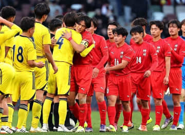 「えっ!? 来てたんか!! めっちゃビックリ」世界的大ヒット作のヒロインが選手権決勝を現地観戦。聖地・国立で熱視線