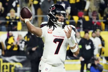テキサンズが準決勝進出　NFLプレーオフ