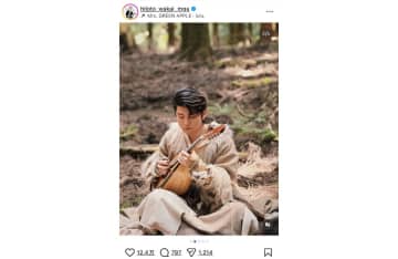 Mrs. GREEN APPLE 若井滉斗、新曲「lulu.」MVオフショット　狩人の衣装に「そのまま映画に出れるくらい似合ってます」