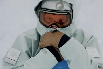 アワー レガシー ワークショップ×ゴールドウインのアウトドアウェア、”スキーウェア着想”のジャケット