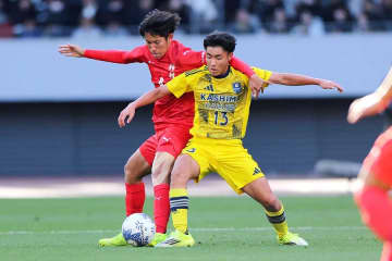 高校サッカー決勝の“配布物”に絶賛「無料で…ヤバい」「本当に助かるやつ」観戦のお供に最適