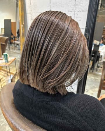 「ずっと同じボブ」ならコレ！→【40・50代】がさりげなく格上げ♡「細めハイライト」
