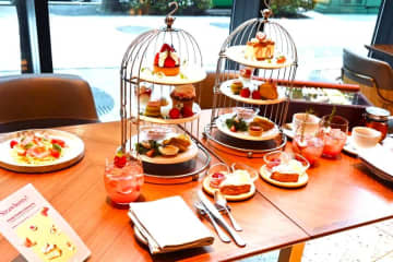 テーマは憧れの「ロンドン・ティータイム」大阪で旬の国産いちごアフタヌーンティー