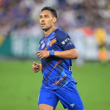 「努力し、勝利し…」長崎のJ１昇格に貢献したブラジル人FWがJ２今治に完全移籍！ 新たな挑戦へ覚悟「持っている全てを出し、戦う事を約束します」