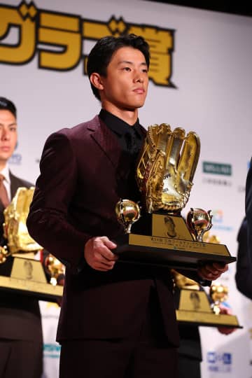 楽天・辰己 “やりたい放題” 国内FA権行使で移籍先決まらず…“就職浪人” の危機でも止まらぬ “大口” ぶり