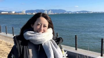 「博多の女です」園田彩乃、タイトなニット姿がキュートなショット　お正月休みに訪れた“意外な場所”は？