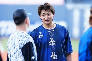 オリ23歳＆妻を囲み…集まった豪華メンバー　幸せいっぱいの1枚に感動「笑顔すごい」