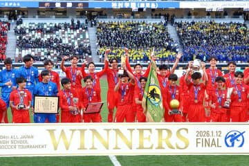 「えっ!?来てたんか」高校サッカー決勝の客席にいた女性の好感度急上昇　理由は2年前「素敵です」
