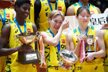 女子バスケ頂上決戦の客席にいた超大物アスリート「最後ずっと泣いていました」　親族に縁も