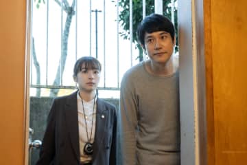 松山ケンイチ×鳴海唯の絶妙なかけ合い　『テミスの不確かな法廷』が問う“正義”の判断