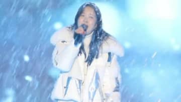 ペク・チヨン、吹雪の中で「イッチマラヨ」を熱唱…さすがプロ