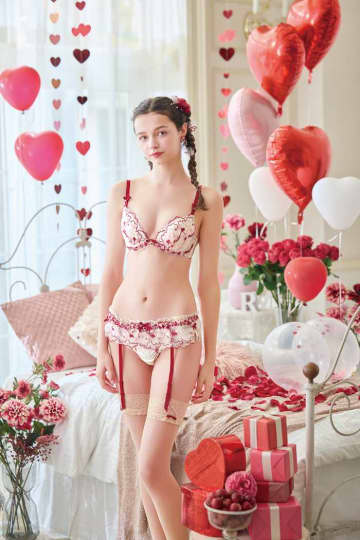 リサマリのバレンタインが甘くきらめく♡心ときめく限定コレクション登場