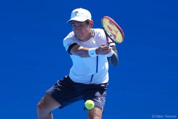 西岡良仁、無念の途中棄権で予選2回戦敗退。31大会続いたグランドスラム本戦出場記録がストップ[全豪オープン予選]