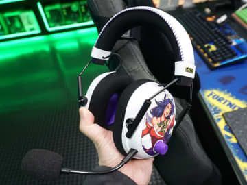 Razer製ゲーミングヘッドセット「BlackShark V3 Pro」に格闘ゲーム『2XKO』コラボモデル