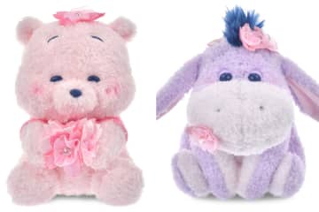ディズニーストアから“桜色”プーさん＆ドナルドダックぬいぐるみ、春を彩るゆるかわ雑貨