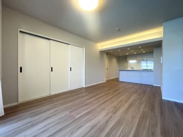 シャリエ上井草 2階｜穏やかな住宅街に佇む低層レジデンス。収納充実・2面バルコニーのある角部屋4LDK