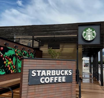 スタバ新作が可愛すぎて完売必至！ついつい触りたくなっちゃうグッズがでたよ～！【実物レビュー】