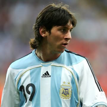 【限界最終価格】BRING BACK アルゼンチン代表2006 19.メッシ メッシのやつが一番」2006年のアルゼンチン代表も！ アディダスの復刻