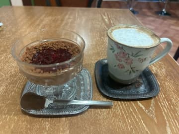 【世田谷区砧】架空の映画の世界に浸れるカフェ「エミーズコーヒー」