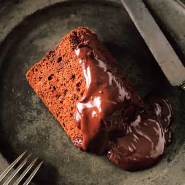 〈オイルなし〉シフォン型で焼く、とろ～り美味しい「フォンダンショコラ」の作り方。贅沢なチョコの甘さとほろ苦さが最高です！