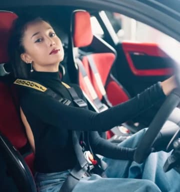 沢尻エリカ「14歳下と真剣交際」報道に驚きと羨望の声 圧倒的な美貌と