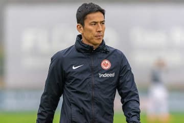 長谷部誠が現役さながらのプレー 5v5に登場…豪快弾、華麗なアシストで