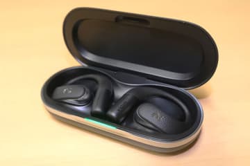 音質も侮れない 会議中でも着けっぱOK AI搭載オープンイヤーイヤホン