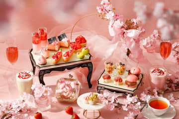 ザ ストリングス 表参道「桜×いちご お花見アフタヌーンティー」桜と