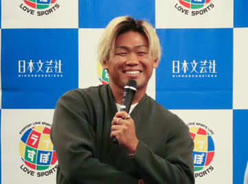 怪物新人”と話題のAHOF、公式ペンライト販売決定！グループの