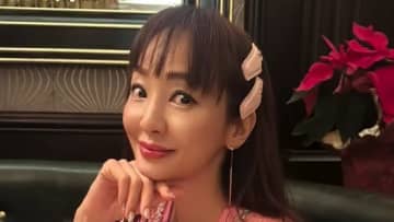 神田うの “家族の要・グランマ”の75歳誕生日を華やかなケーキでお祝い！14歳娘がつづった手紙に涙したことを明かす「自分のこれからのあり方を学んだ」