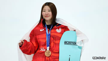 【悲願】女子ハーフパイプ・小野光希選手うれし涙の銅メダル　勝負曲はMrs. GREEN APPLE「StaRt」　波乱の決勝でみせた“勝負強さ”