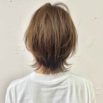 「5年同じ髪型」はアプデ！！【40・50代】周りと差がつく♡「大人ウルフ」って？？