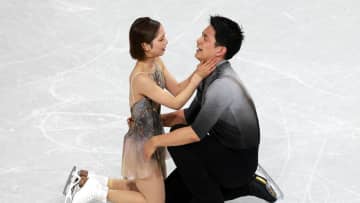 涙の逆転金メダル！りくりゅうペア、フリーで世界歴代最高得点！「無敵の強さ」「観客も熱狂の渦」「永遠に響き渡る演技」と世界が感動