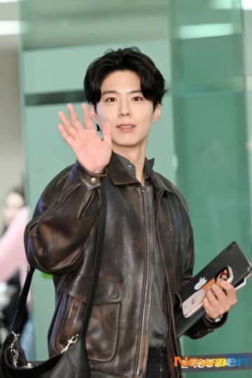 PHOTO】パク・ボゴム、ファンサイン会のため日本へ！爽やかな笑顔で