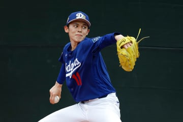ドジャース・佐々木朗希、OP戦初登板で2回途中3失点 先発再転向の