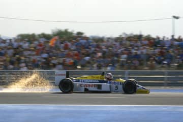 F1の名車ウイリアムズ・ホンダFW11がラグビー会場に登場。エンジン始動イベントも予定