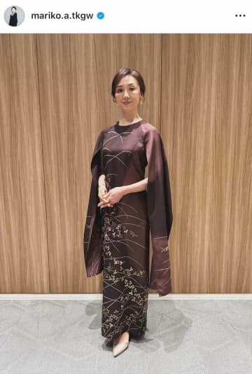 沢尻エリカ、黒ミニワンピで変わらぬ美貌にドキっ 赤間麻里子、山谷花