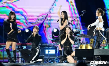 【PHOTO】Apink「2024 永東大路K-POPコンサート」でステージ披露…抜群のオーラ