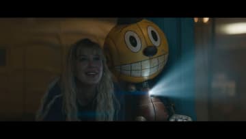 ミリー・ボビー・ブラウン＆クリス・プラット共演！“ちょっと不思議”なSFロードムービー『エレク...