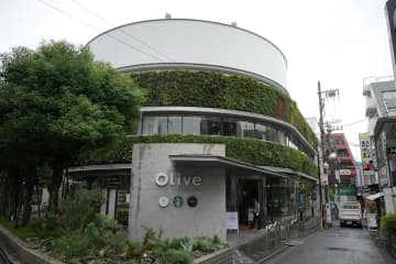 なぜ下高井戸?　スタバ併設三井住友銀行「Olive LOUNGE」10月7日オープン