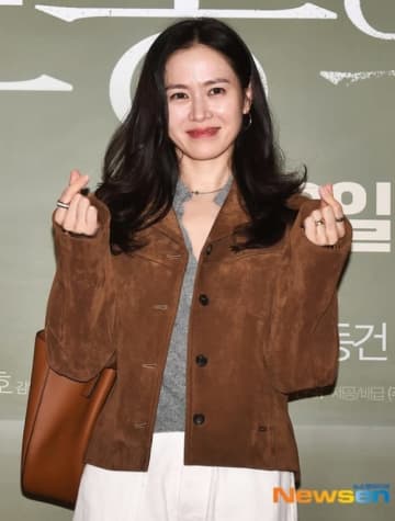 【PHOTO】ソン・イェジン＆コ・ソヨンら、映画「普通の家族」VIP試写会に出席
