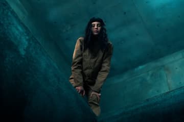 【Netflix世界ランキング】上から下へ、飢えと絶望が支配する「穴」に抗う『プラットフォーム...