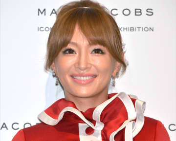 浜崎あゆみ、お風呂上がりのすっぴん&パジャマ姿を披露…「41歳とは思えない美しさ」とファンも絶賛