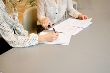 人見知りさん必見！少しの勇気で職場の人と仲良くなれる方法5つ