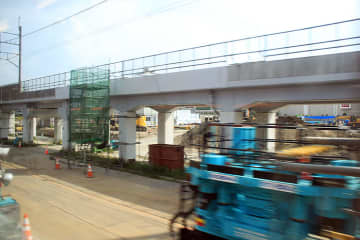 既設高架の壁が解体されてた＿京葉線ですすむ 幕張新駅 設置工事
