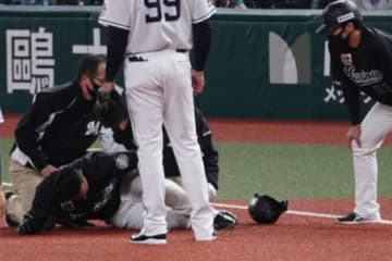 ロッテ、主砲マーティンが「左足関節捻挫」で戦線離脱　前日に負傷交代