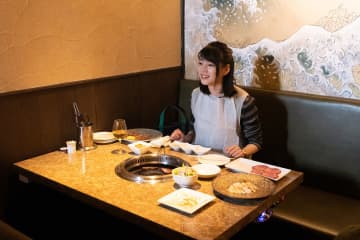 のん＆橋本愛の親友ショットや、林遣都との出会い…場面写真一挙公開